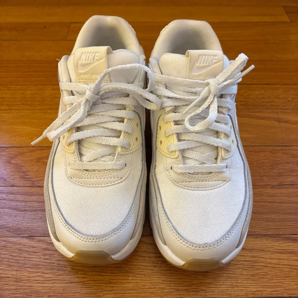 Nike Air Max 90 LV8 Womens Size 7
White/Sail Style FD4328-100 - Picture 8 of 8
